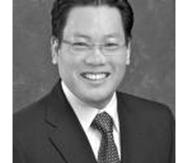 Photo of Darryl L. Wong Photo of Darryl L. Wong